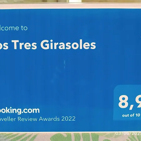 Tres Girasoles